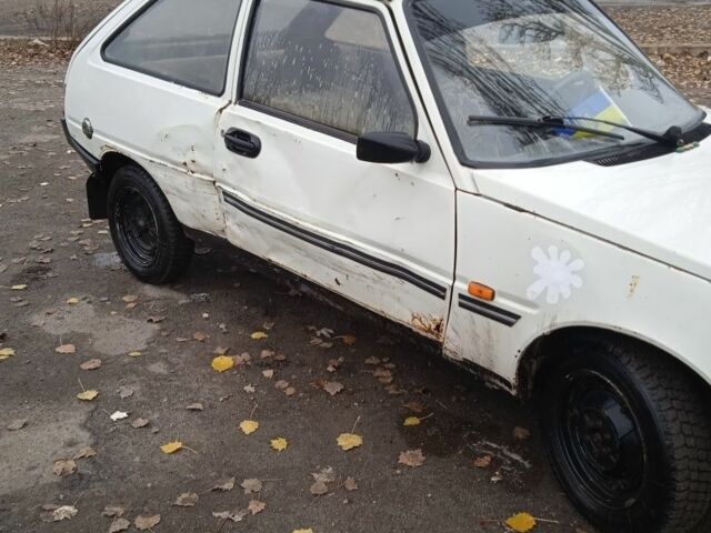 Белый ЗАЗ 1102 Таврия, объемом двигателя 1 л и пробегом 654 тыс. км за 393 $, фото 3 на Automoto.ua