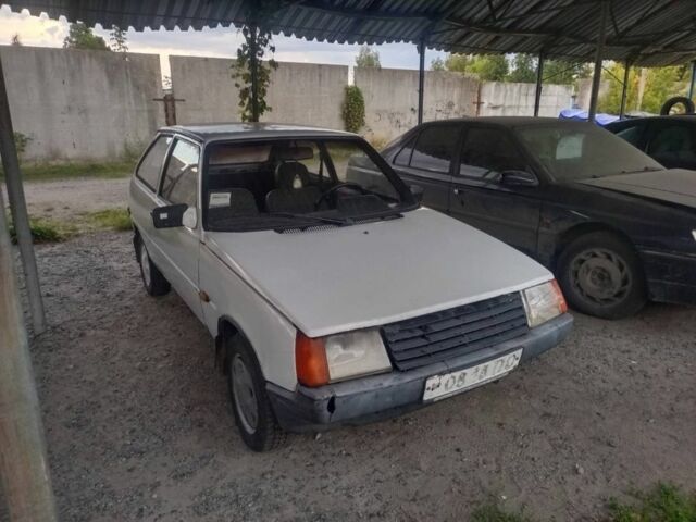 Белый ЗАЗ 1102 Таврия, объемом двигателя 1.1 л и пробегом 100 тыс. км за 400 $, фото 3 на Automoto.ua