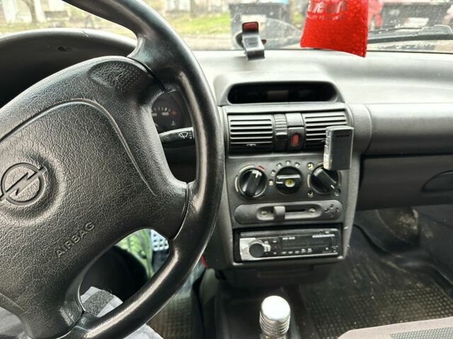 Белый ЗАЗ 1102 Таврия, объемом двигателя 1.1 л и пробегом 121 тыс. км за 1183 $, фото 5 на Automoto.ua