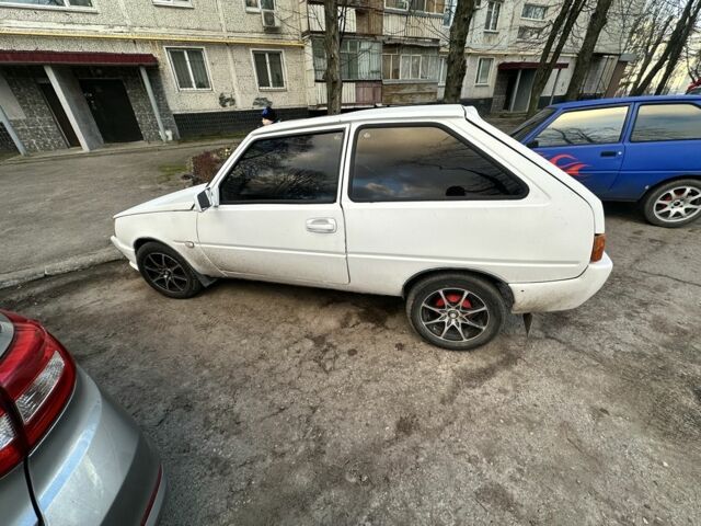 Белый ЗАЗ 1102 Таврия, объемом двигателя 1.1 л и пробегом 121 тыс. км за 1183 $, фото 3 на Automoto.ua