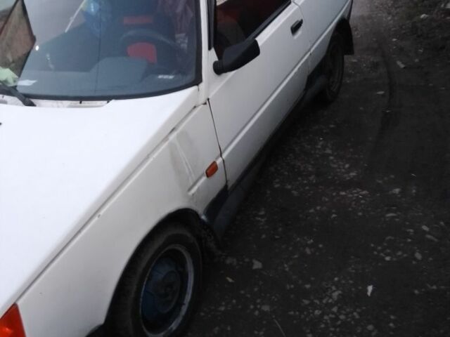 Белый ЗАЗ 1102 Таврия, объемом двигателя 1 л и пробегом 60 тыс. км за 750 $, фото 2 на Automoto.ua