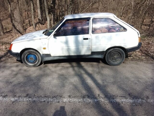 Белый ЗАЗ 1102 Таврия, объемом двигателя 1 л и пробегом 60 тыс. км за 750 $, фото 4 на Automoto.ua