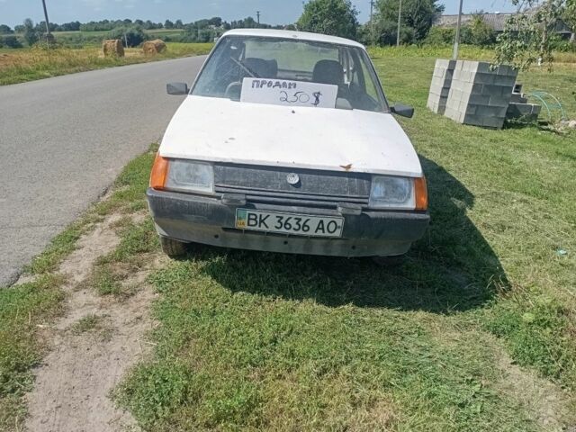 Белый ЗАЗ 1102 Таврия, объемом двигателя 1.1 л и пробегом 99 тыс. км за 250 $, фото 2 на Automoto.ua