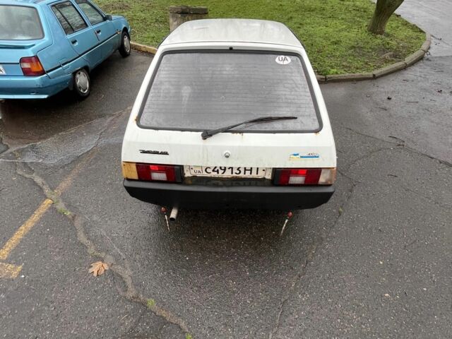 Белый ЗАЗ 1102 Таврия, объемом двигателя 1.2 л и пробегом 150 тыс. км за 600 $, фото 3 на Automoto.ua