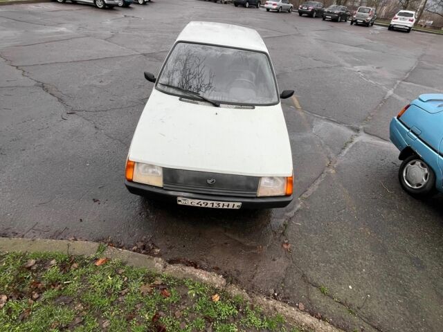 Белый ЗАЗ 1102 Таврия, объемом двигателя 1.2 л и пробегом 150 тыс. км за 600 $, фото 1 на Automoto.ua