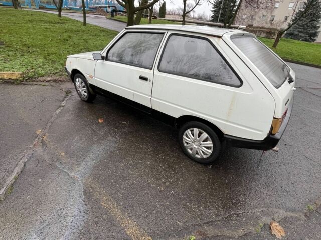 Белый ЗАЗ 1102 Таврия, объемом двигателя 1.2 л и пробегом 150 тыс. км за 600 $, фото 5 на Automoto.ua