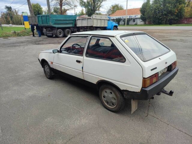 Белый ЗАЗ 1102 Таврия, объемом двигателя 1.2 л и пробегом 150 тыс. км за 481 $, фото 2 на Automoto.ua