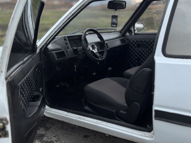 Белый ЗАЗ 1102 Таврия, объемом двигателя 1.2 л и пробегом 80 тыс. км за 757 $, фото 10 на Automoto.ua