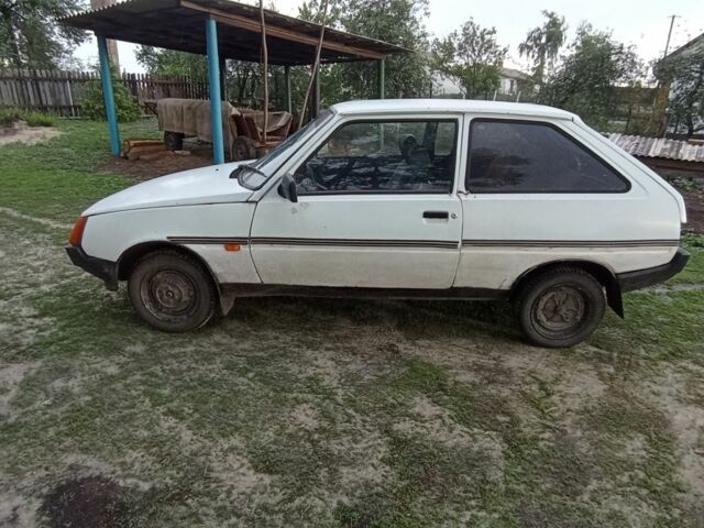Белый ЗАЗ 1102 Таврия, объемом двигателя 0 л и пробегом 250 тыс. км за 500 $, фото 2 на Automoto.ua