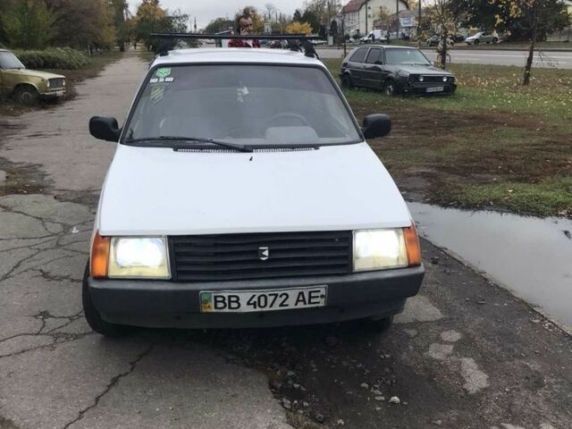 Белый ЗАЗ 1102 Таврия, объемом двигателя 0 л и пробегом 100 тыс. км за 650 $, фото 2 на Automoto.ua