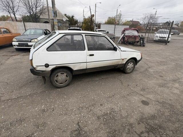 Белый ЗАЗ 1102 Таврия, объемом двигателя 1.2 л и пробегом 44 тыс. км за 357 $, фото 2 на Automoto.ua