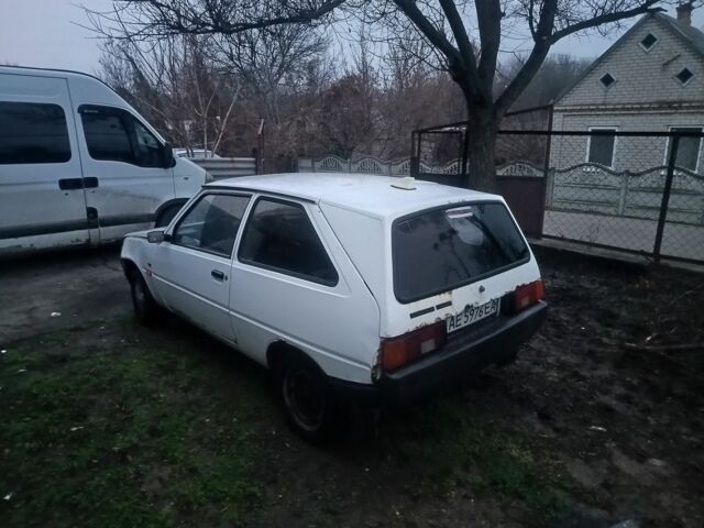 Белый ЗАЗ 1102 Таврия, объемом двигателя 1.2 л и пробегом 200 тыс. км за 475 $, фото 4 на Automoto.ua