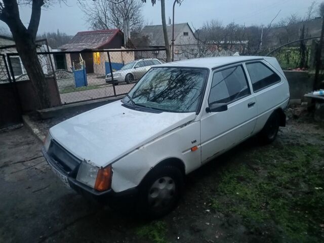 Белый ЗАЗ 1102 Таврия, объемом двигателя 1.2 л и пробегом 200 тыс. км за 475 $, фото 2 на Automoto.ua