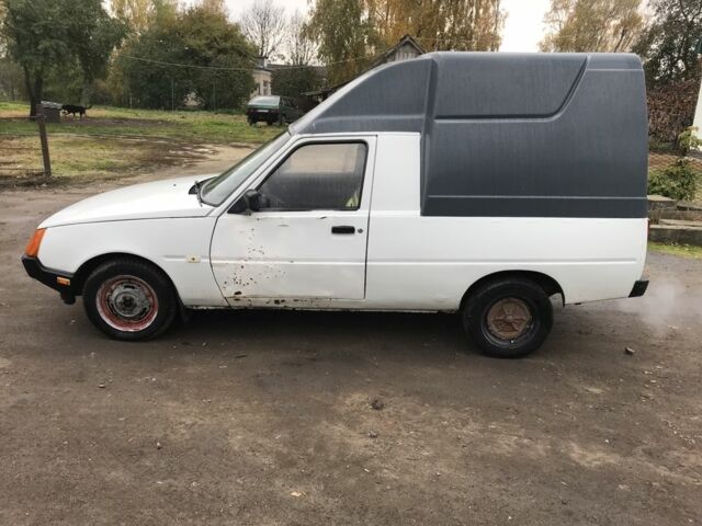 Белый ЗАЗ 1102 Таврия, объемом двигателя 1.2 л и пробегом 300 тыс. км за 400 $, фото 3 на Automoto.ua
