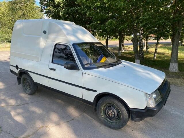 Белый ЗАЗ 1102 Таврия, объемом двигателя 1.2 л и пробегом 130 тыс. км за 1700 $, фото 2 на Automoto.ua