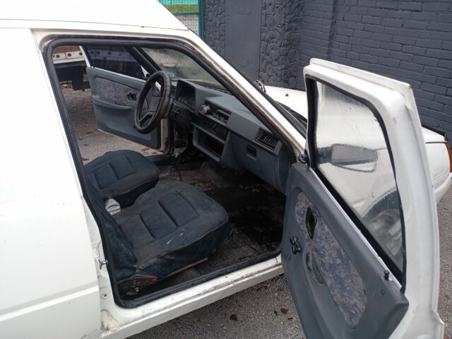 Белый ЗАЗ 1102 Таврия, объемом двигателя 0 л и пробегом 220 тыс. км за 750 $, фото 1 на Automoto.ua