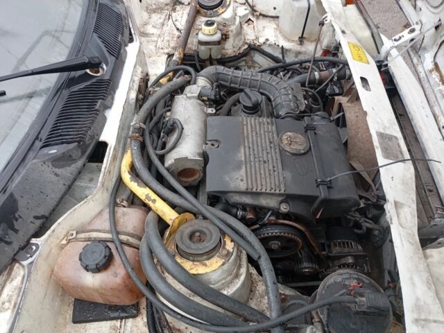 Белый ЗАЗ 1102 Таврия, объемом двигателя 0 л и пробегом 220 тыс. км за 750 $, фото 4 на Automoto.ua