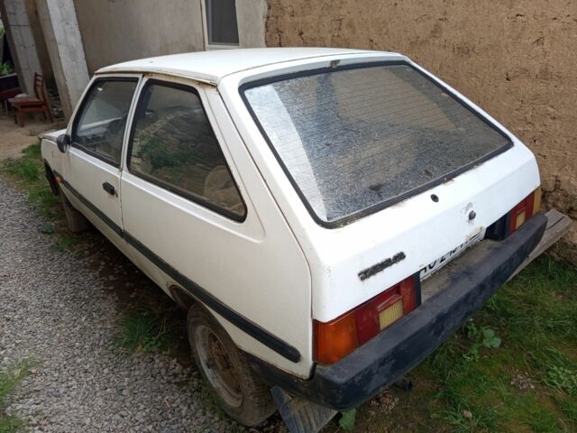 Белый ЗАЗ 1102 Таврия, объемом двигателя 1.1 л и пробегом 190 тыс. км за 400 $, фото 1 на Automoto.ua