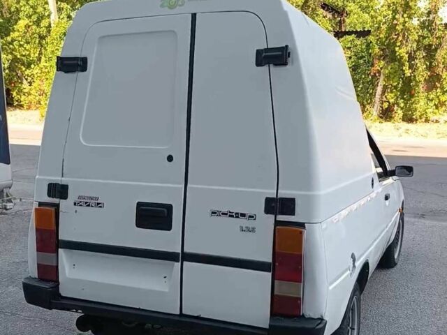 Белый ЗАЗ 1102 Таврия, объемом двигателя 1 л и пробегом 60 тыс. км за 1100 $, фото 2 на Automoto.ua