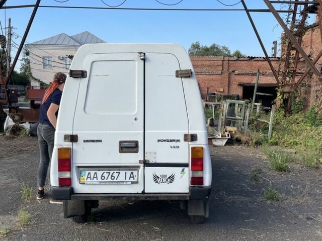 Белый ЗАЗ 1102 Таврия, объемом двигателя 1.3 л и пробегом 175 тыс. км за 650 $, фото 3 на Automoto.ua
