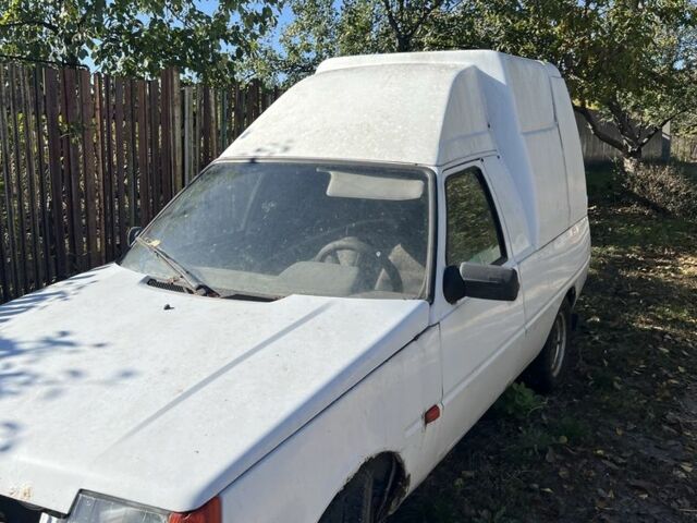 Белый ЗАЗ 1102 Таврия, объемом двигателя 0 л и пробегом 200 тыс. км за 500 $, фото 1 на Automoto.ua