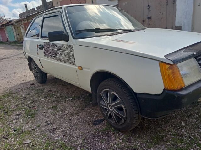Белый ЗАЗ 1102 Таврия, объемом двигателя 1.1 л и пробегом 100 тыс. км за 27000 $, фото 6 на Automoto.ua