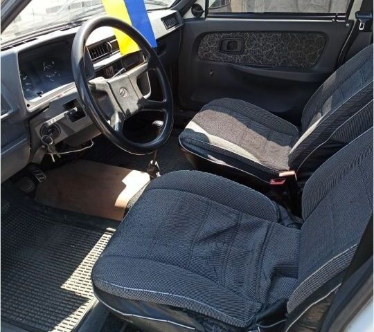Белый ЗАЗ 1102 Таврия, объемом двигателя 1.2 л и пробегом 88 тыс. км за 900 $, фото 3 на Automoto.ua