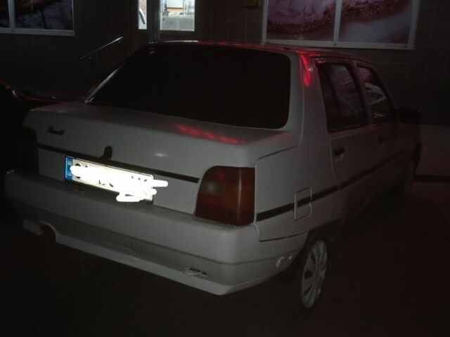 Белый ЗАЗ 1102 Таврия, объемом двигателя 1.2 л и пробегом 1 тыс. км за 1000 $, фото 2 на Automoto.ua