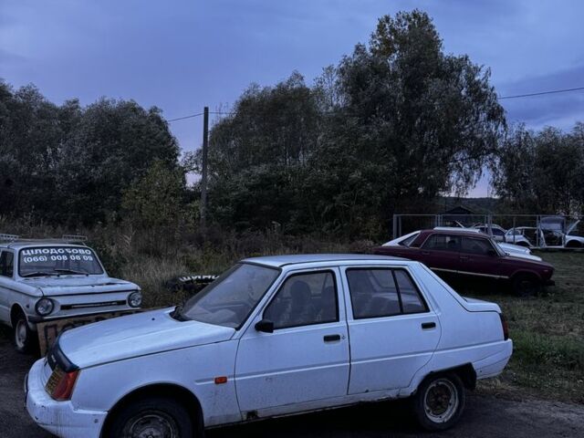 Белый ЗАЗ 1102 Таврия, объемом двигателя 1.2 л и пробегом 120 тыс. км за 450 $, фото 3 на Automoto.ua