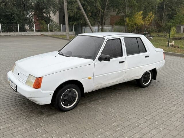 Белый ЗАЗ 1102 Таврия, объемом двигателя 1.2 л и пробегом 200 тыс. км за 999 $, фото 2 на Automoto.ua