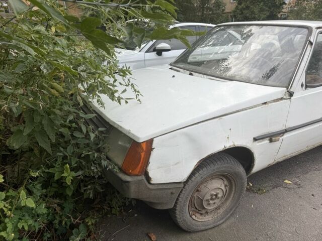 Белый ЗАЗ 1102 Таврия, объемом двигателя 0 л и пробегом 100 тыс. км за 300 $, фото 3 на Automoto.ua