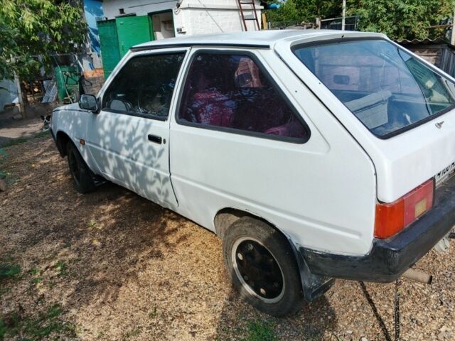 Белый ЗАЗ 1102 Таврия, объемом двигателя 1.1 л и пробегом 230 тыс. км за 650 $, фото 3 на Automoto.ua