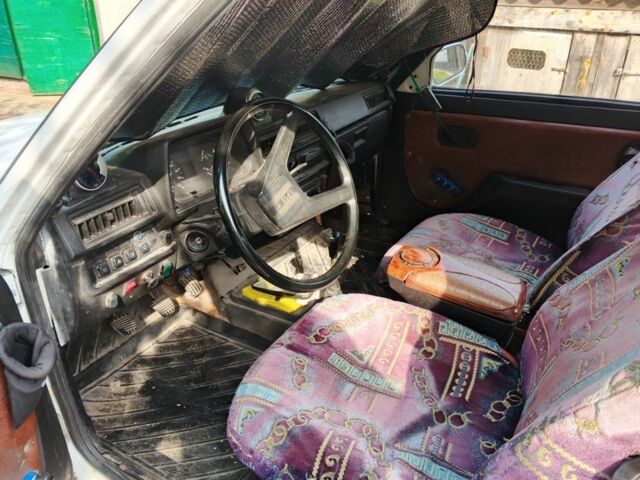 Белый ЗАЗ 1102 Таврия, объемом двигателя 1.1 л и пробегом 230 тыс. км за 650 $, фото 4 на Automoto.ua