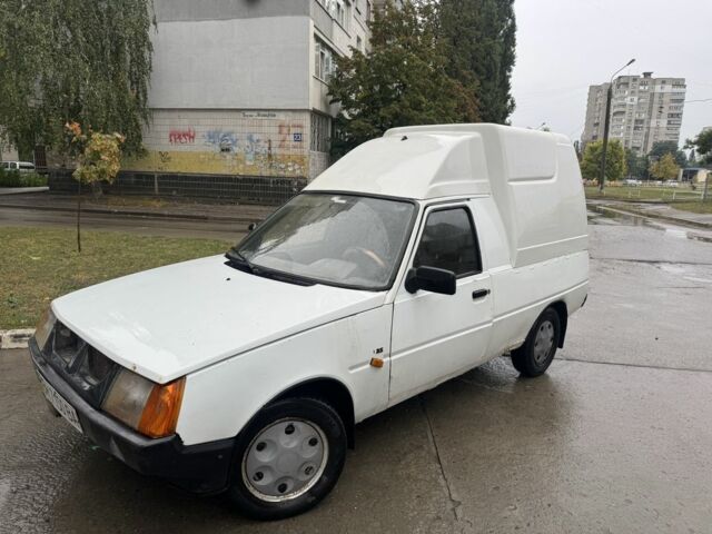 Белый ЗАЗ 1102 Таврия, объемом двигателя 1.3 л и пробегом 300 тыс. км за 650 $, фото 1 на Automoto.ua
