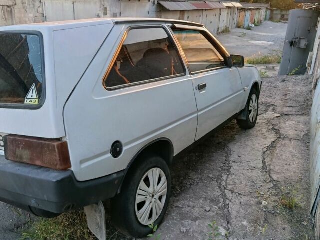 Белый ЗАЗ 1102 Таврия, объемом двигателя 1.2 л и пробегом 200 тыс. км за 650 $, фото 2 на Automoto.ua