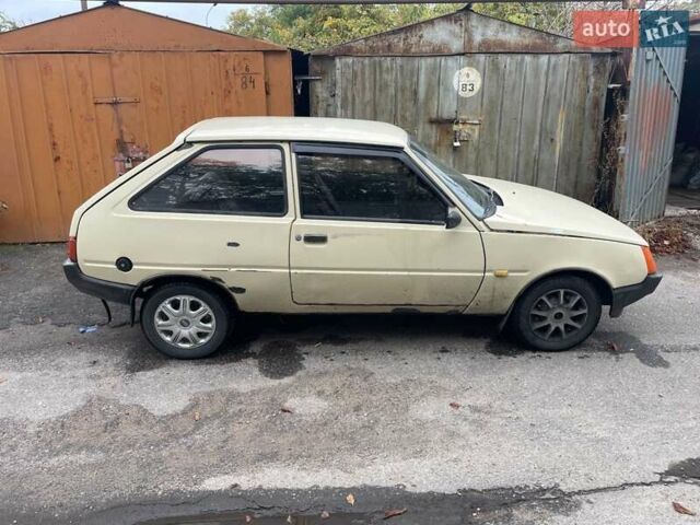 Бежевий ЗАЗ 1102 Таврія, об'ємом двигуна 1.1 л та пробігом 1000 тис. км за 485 $, фото 1 на Automoto.ua
