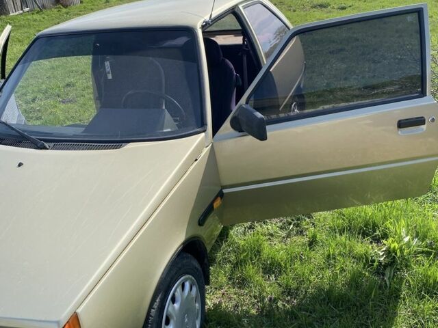 Бежевий ЗАЗ 1102 Таврія, об'ємом двигуна 1.1 л та пробігом 100 тис. км за 842 $, фото 2 на Automoto.ua