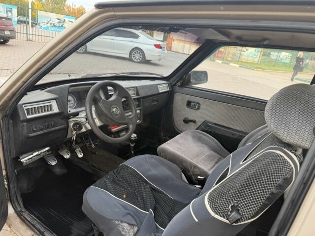 Бежевый ЗАЗ 1102 Таврия, объемом двигателя 1.1 л и пробегом 250 тыс. км за 595 $, фото 4 на Automoto.ua