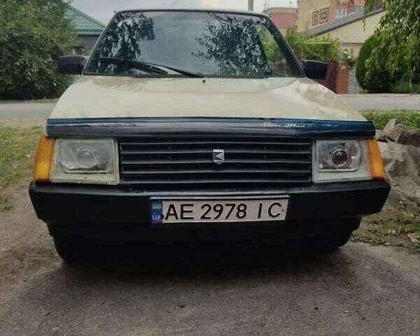Бежевый ЗАЗ 1102 Таврия, объемом двигателя 1.1 л и пробегом 350 тыс. км за 1150 $, фото 1 на Automoto.ua