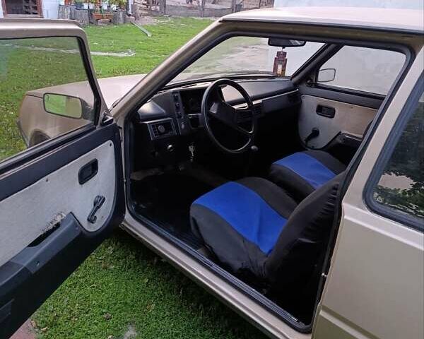Бежевый ЗАЗ 1102 Таврия, объемом двигателя 1.09 л и пробегом 140 тыс. км за 350 $, фото 2 на Automoto.ua