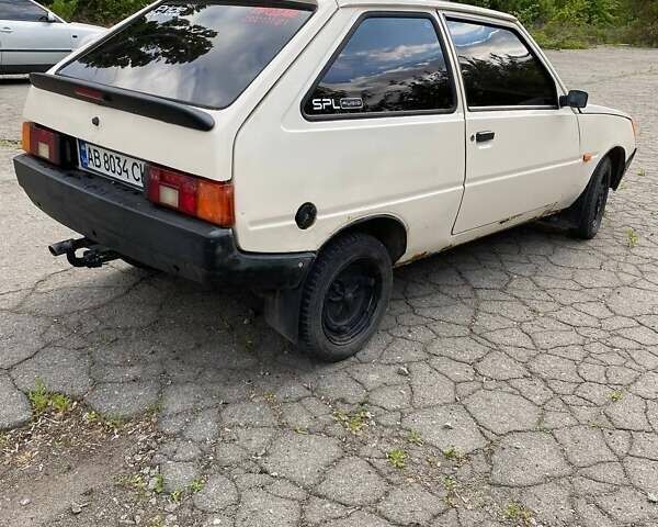 Бежевый ЗАЗ 1102 Таврия, объемом двигателя 1.1 л и пробегом 300 тыс. км за 598 $, фото 2 на Automoto.ua