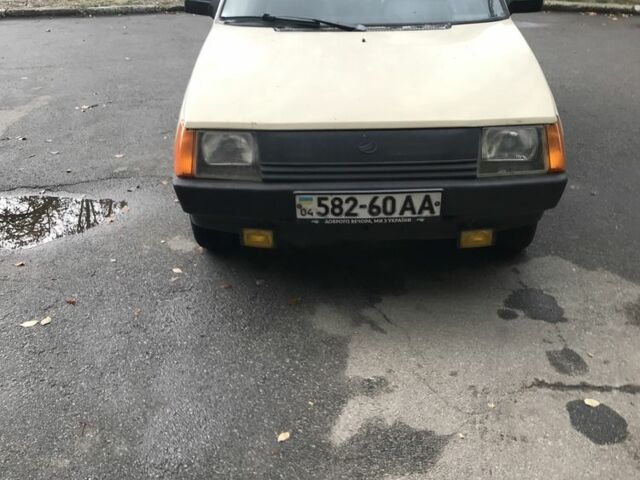 Бежевый ЗАЗ 1102 Таврия, объемом двигателя 1.1 л и пробегом 154 тыс. км за 598 $, фото 2 на Automoto.ua