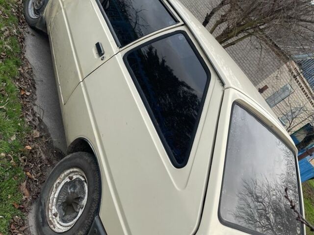 Бежевый ЗАЗ 1102 Таврия, объемом двигателя 0 л и пробегом 200 тыс. км за 345 $, фото 3 на Automoto.ua