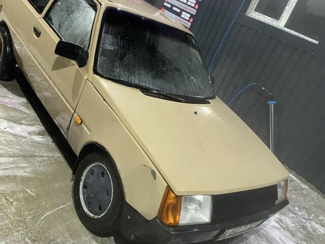 Бежевий ЗАЗ 1102 Таврія, об'ємом двигуна 1.2 л та пробігом 300 тис. км за 261 $, фото 1 на Automoto.ua