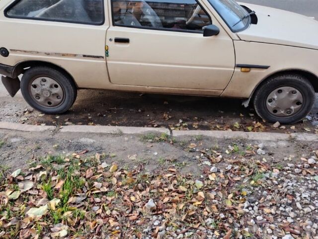Бежевый ЗАЗ 1102 Таврия, объемом двигателя 1.1 л и пробегом 100 тыс. км за 520 $, фото 6 на Automoto.ua