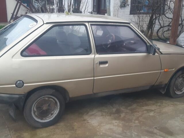 Бежевый ЗАЗ 1102 Таврия, объемом двигателя 1 л и пробегом 200 тыс. км за 355 $, фото 2 на Automoto.ua
