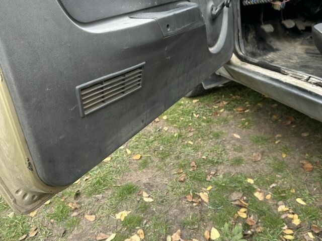 Бежевый ЗАЗ 1102 Таврия, объемом двигателя 1.2 л и пробегом 150 тыс. км за 596 $, фото 11 на Automoto.ua