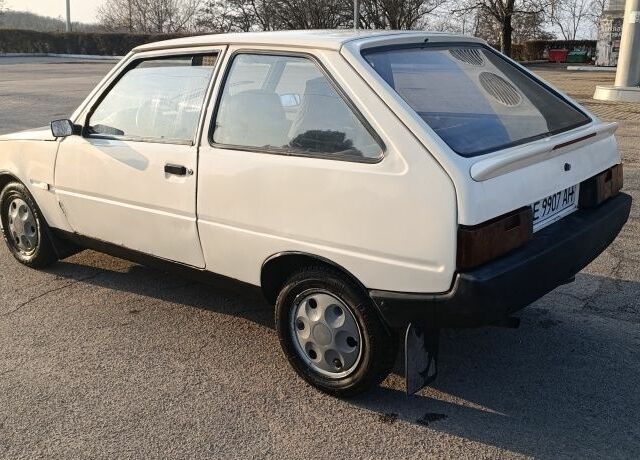 Бежевый ЗАЗ 1102 Таврия, объемом двигателя 1.2 л и пробегом 245 тыс. км за 592 $, фото 3 на Automoto.ua