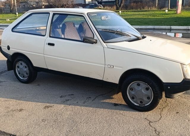 Бежевый ЗАЗ 1102 Таврия, объемом двигателя 1.2 л и пробегом 245 тыс. км за 592 $, фото 1 на Automoto.ua