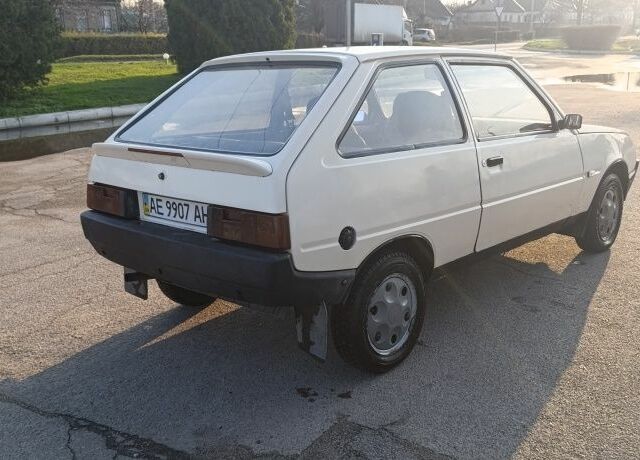 Бежевый ЗАЗ 1102 Таврия, объемом двигателя 1.2 л и пробегом 245 тыс. км за 592 $, фото 2 на Automoto.ua